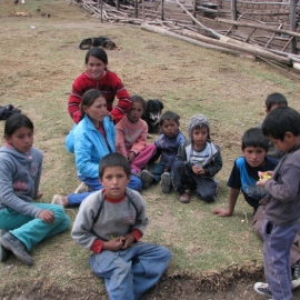 Des enfants du village