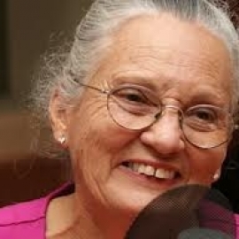 Madame Michaëlle De Verteuil, fondatrice de Paradis des Indiens.  En 2003, elle fût décorée Officière de l'Ordre du Canada par la Gouverneure Générale Mme Adrienne Clarckson, pour son oeuvre humanitaire en Haïti.