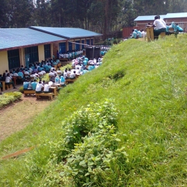 École comprenant plusieurs pavillons pour 1400 élèves